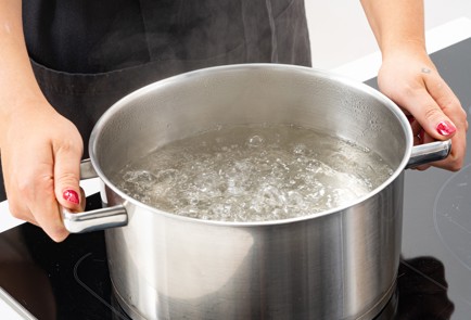 Фото шага рецепта Вишневый компот на зиму 174041 шаг 7  