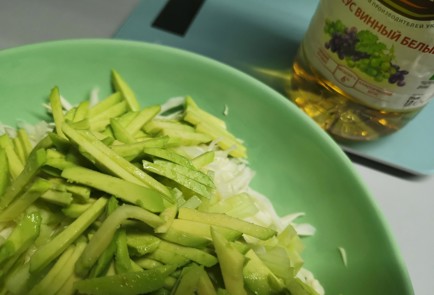 Фото шага рецепта Витаминный салат из капусты 191395 шаг 7  