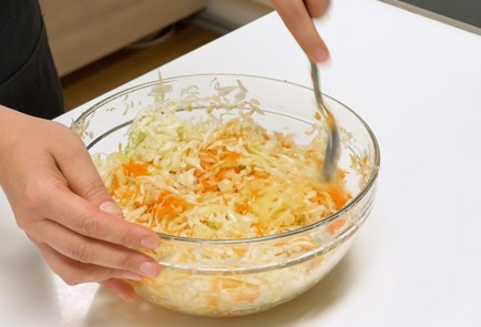 Фото шага рецепта Витаминный салат 139556 шаг 9  