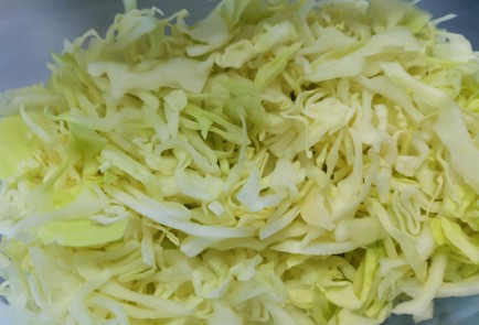 Фото шага рецепта Витаминный салат 189861 шаг 2  