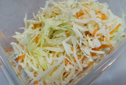 Фото шага рецепта Витаминный салат 189861 шаг 4  