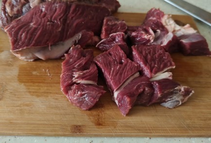 Фото шага рецепта Вкуснейшая говядина 190168 шаг 1  