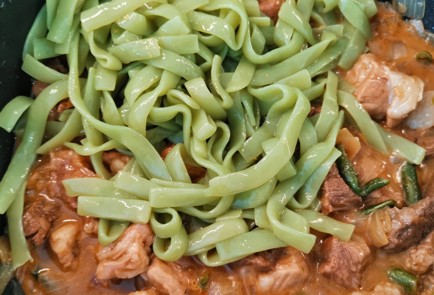 Фото шага рецепта Вкуснейший кетовок с ширатаки 173428 шаг 10  