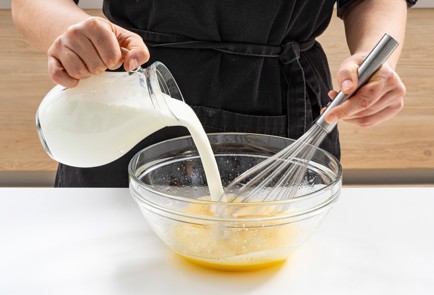 Фото шага рецепта Вкусные блины на кефире 175566 шаг 3  