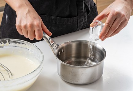 Фото шага рецепта Вкусные блины на кефире 175566 шаг 6  