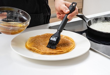 Фото шага рецепта Вкусные блины на молоке 175567 шаг 10  