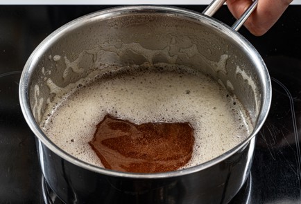 Фото шага рецепта Вкусные блины на молоке 175567 шаг 3  