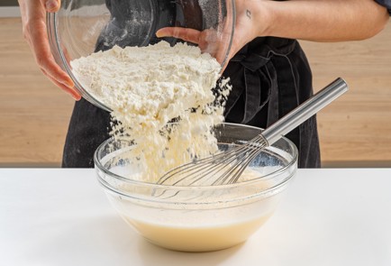 Фото шага рецепта Вкусные блины с дырочками 175564 шаг 4  