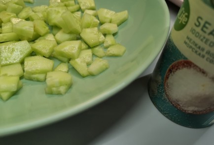 Фото шага рецепта Салат на летний стол 189716 шаг 1  