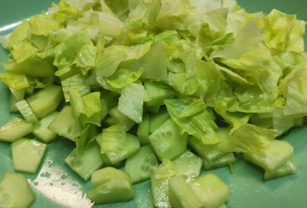 Фото шага рецепта Салат на летний стол 189716 шаг 2  