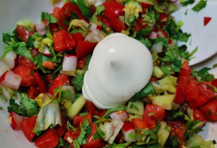 Фото шага рецепта Салат на летний стол 189716 шаг 9  