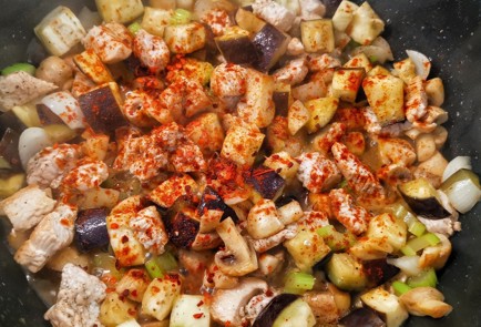 Фото шага рецепта Вок с индейкой грибами и спагетти ширатаки 152917 шаг 10  