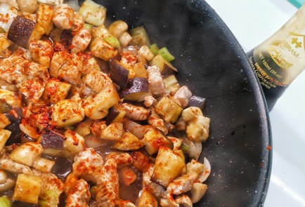 Фото шага рецепта Вок с индейкой грибами и спагетти ширатаки 152917 шаг 11  