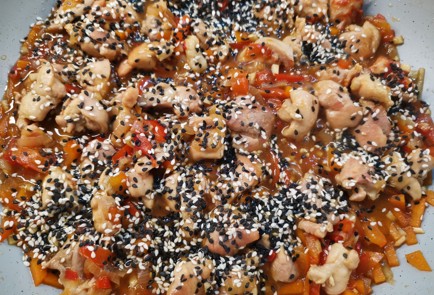 Фото шага рецепта Вок с курицей 190888 шаг 10  