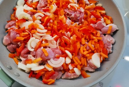 Фото шага рецепта Вок с курицей 190888 шаг 5  