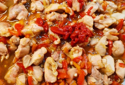 Фото шага рецепта Вок с курицей 190888 шаг 9  