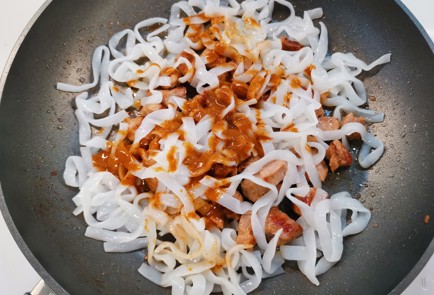 Фото шага рецепта Вок со свининой 188990 шаг 9  