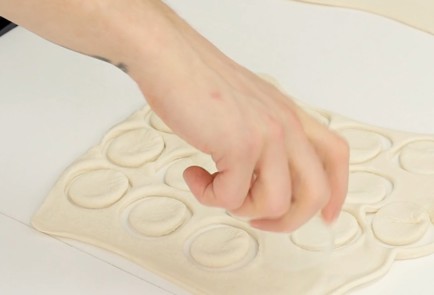 Фото шага рецепта Тарталетки волованы 26379 шаг 3