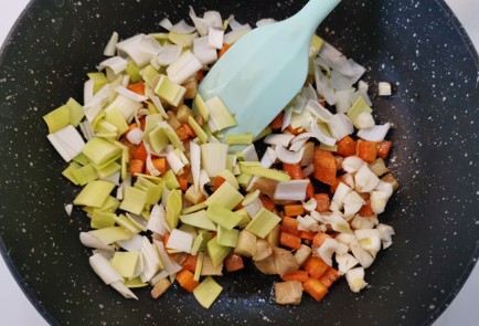 Фото шага рецепта Восточный темный куриный бульон 175604 шаг 10  