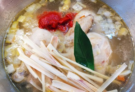 Фото шага рецепта Восточный темный куриный бульон 175604 шаг 15  