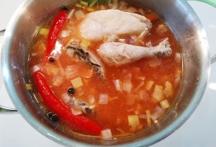 Фото шага рецепта Восточный темный куриный бульон 175604 шаг 18  