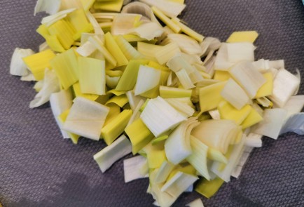 Фото шага рецепта Восточный темный куриный бульон 175604 шаг 6  