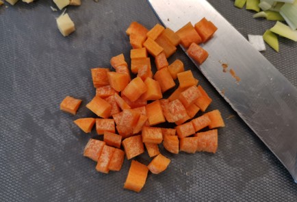 Фото шага рецепта Восточный темный куриный бульон 175604 шаг 7  