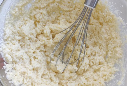 Фото шага рецепта Воздушные кексы с лимонной цедрой 173325 шаг 2  