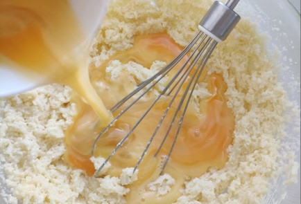 Фото шага рецепта Воздушные кексы с лимонной цедрой 173325 шаг 3  
