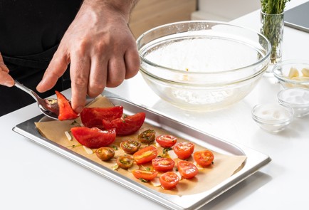 Фото шага рецепта Вяленые помидоры с чесноком и тимьяном 139623 шаг 3  