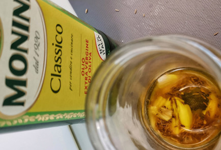 Фото шага рецепта Вяленые в духовке помидоры черри с травами 151556 шаг 9  