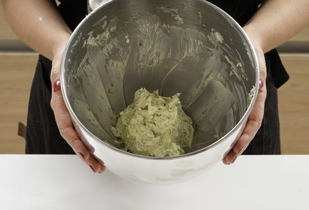 Фото шага рецепта Взбитое базиликовое масло 152730 шаг 7