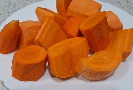 Фото шага рецепта Яблочноморковный сок на зиму 190401 шаг 3  