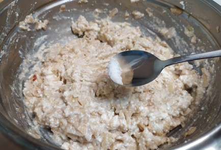 Фото шага рецепта Яблочнотворожные оладьи 190878 шаг 6  