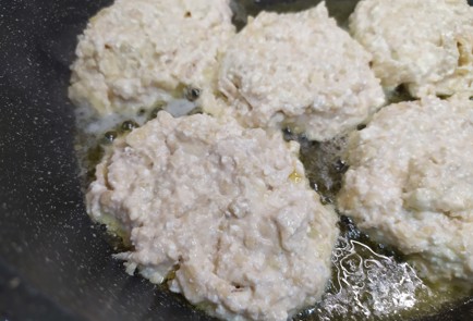 Фото шага рецепта Яблочнотворожные оладьи 190878 шаг 8  