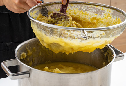 Фото шага рецепта Яблочное пюре на зиму 190047 шаг 6  