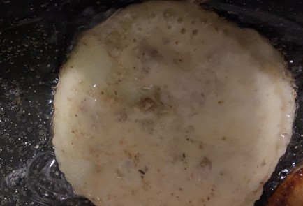 Фото шага рецепта Яблочные колечки в кляре с орехами 173437 шаг 10