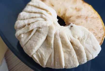 Фото шага рецепта Яблочные колечки в слоеном тесте как в пинтерест 190971 шаг 6