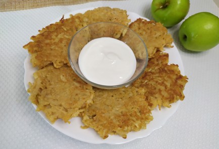 Фото шага рецепта Яблочные оладьи 190146 шаг 10  