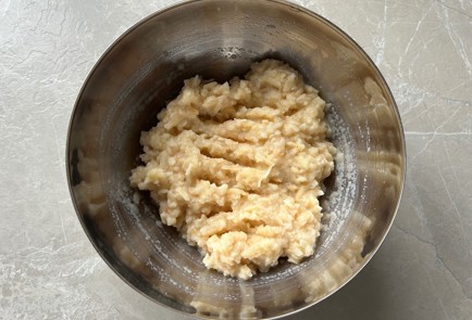 Фото шага рецепта Яблочные оладьи 190267 шаг 5  