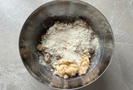 Фото шага рецепта Яблочные оладьи 190267 шаг 6  