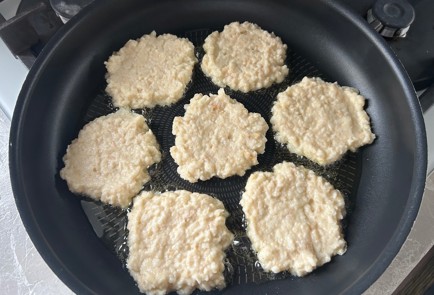 Фото шага рецепта Яблочные оладьи 190267 шаг 9  