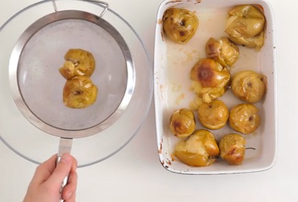 Фото шага рецепта Яблочные оладьи 80649 шаг 2  