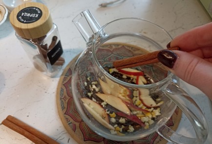 Фото шага рецепта Яблочный чай с корицей 191651 шаг 6  