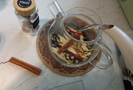 Фото шага рецепта Яблочный чай с корицей 191651 шаг 7  