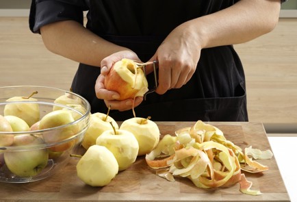 Фото шага рецепта Яблочный джем с корицей 152702 шаг 1  