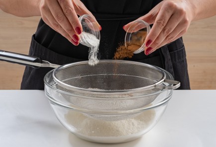 Фото шага рецепта Яблочный пирог Роза 174746 шаг 7  