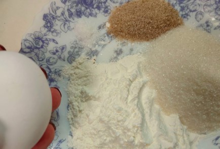 Фото шага рецепта Яблочный пирог с ванильным кремом 188643 шаг 2  