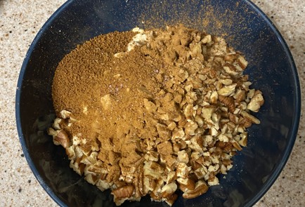 Фото шага рецепта Яблочный пирог с крамблом из пекана 140782 шаг 7  