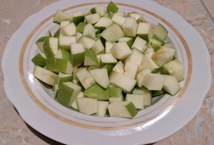 Фото шага рецепта Яблочный пирог 173525 шаг 2  